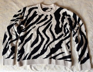 Jersey Oysho animalprint cebra blanco y negro