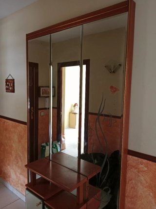 Recibidor con espejo y baldas Regalo dos cuadros