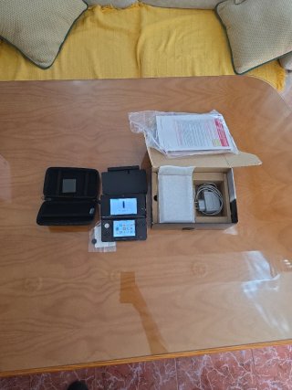 Nintendo 3DS nera in confezione originale