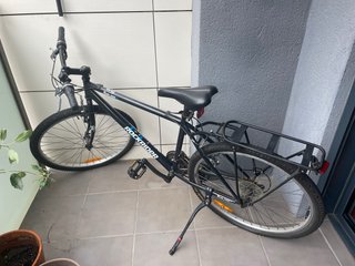 Bicicleta Rockrider con portaequipaje
