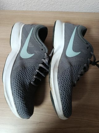 Zapatillas Nike Grises