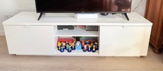 Mueble de televisión blanco
