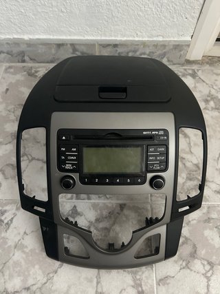 Radio CD Original + Marco Consola Central Hyundai