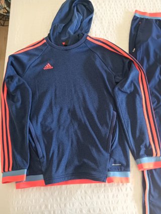 Chándal Adidas azul y naranja