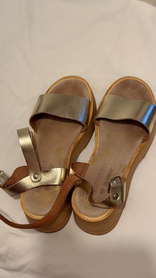 Sandalias Doradas Musse & Cloud