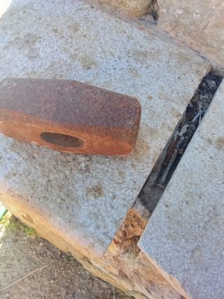 Martillo de hierro antiguo