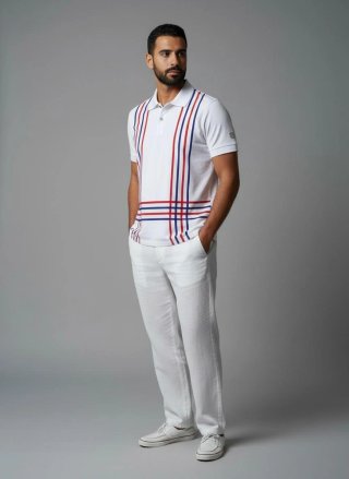 Polo Blanco con Estampado de Rayas azules y rojas
