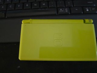 Nintendo DS Lite per parti.