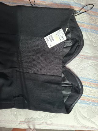 Mono Negro con Escote Corazón