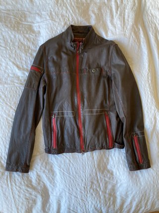 Chaqueta tipo biker de piel Saga Ibañez