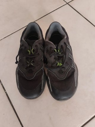 Scarpe Adidas Ozweego con pelle bambino n.35