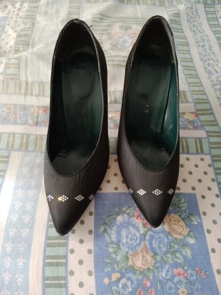 Zapatos de fiesta con un tacón 8 cm marca Pomares