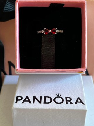 Anillo Pandora Lazo Rojo