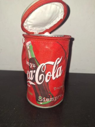 Estuche Coca-Cola Forma Lata camara