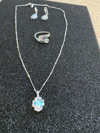 Conjunto Plata: Collar, Pendientes y Anillo piedra