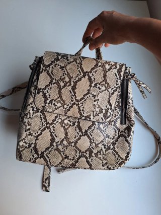 Mochila efecto piel beige y marrón