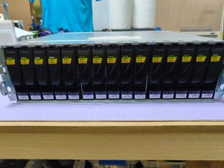 Cabina de Discos EMC KTN-STL3 + 15 HD SAS 4 tb.