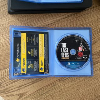PS4 Slim 1TB Negra + 3 Juegos + 2 Mandos