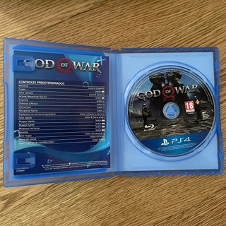 PS4 Slim 1TB Negra + 3 Juegos + 2 Mandos