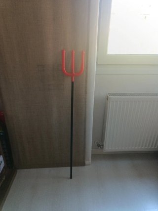 Tridente para disfraz de demonio