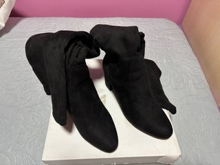 Botas altas negras