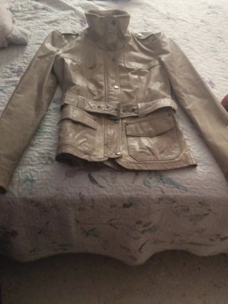 Chaqueta de cuero beige