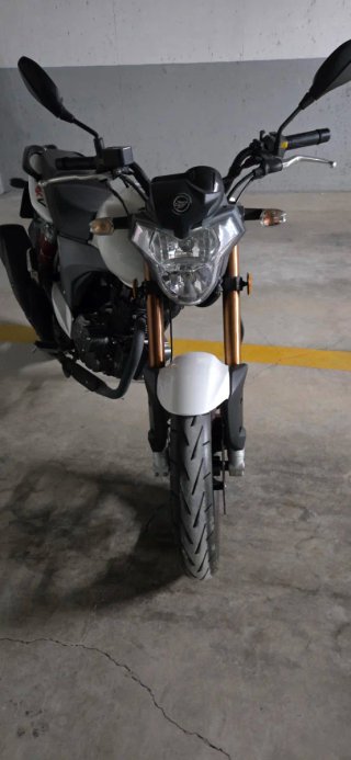Moto Keeway RKV 125cc Siempre guardada en garaje