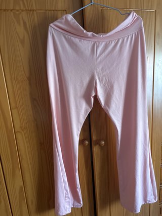 Pantalones rosas de campana