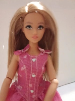 Muñeca Barbie con vestido rosa molde Odile