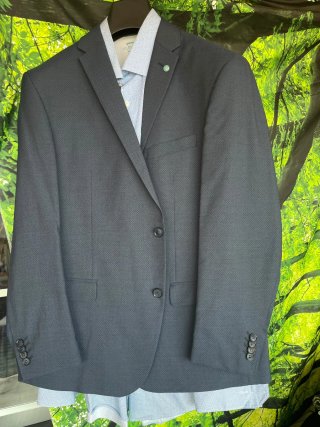Camisas, trajes, pantalones, etc