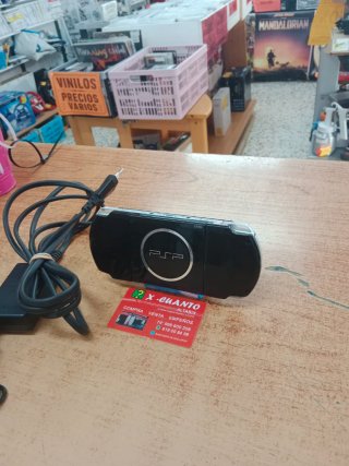 CONSOLA SONY PSP 3004 CON CARGADOR