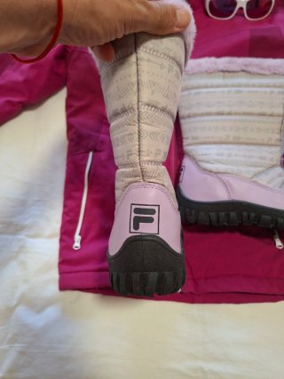Set de Invierno: Chaqueta, Botas y Gafas