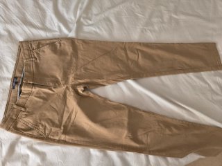 Pantalón chino beige de mujer