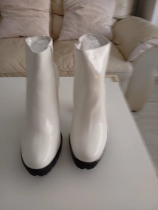 Botines blancos de tacón sin estrenar