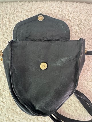 Bolso piel negro perlas bandolera