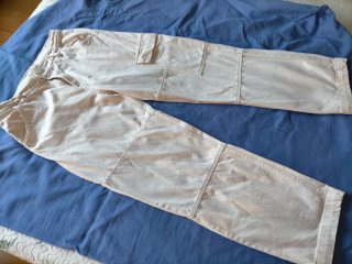 Pantalones cargo beige mujer