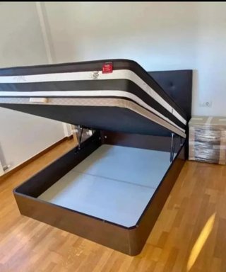 Divani letto, materassi, armadi, divani