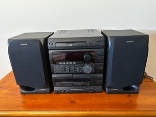 Cadena Sony MHC-701 con Altavoces SS-H711
