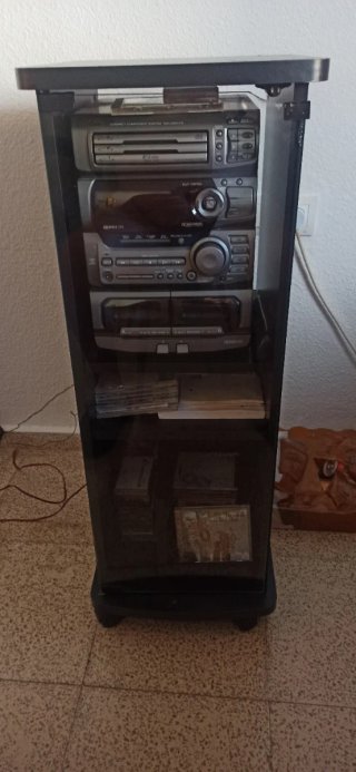 Equipo de Música JVC con Mueble