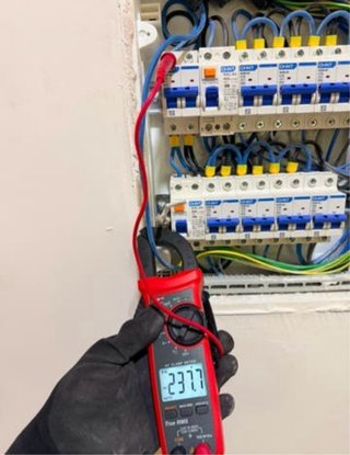 ELECTRICISTA B.B.B