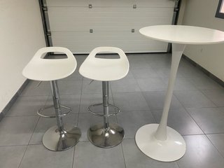 Set de Mesa Alta y 2 Taburetes