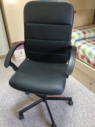 Silla de escritorio negra