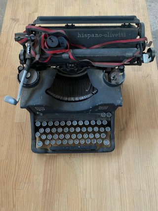 Máquina de escribir Hispano-Olivetti M40