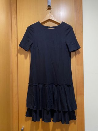 Vestido Negro con Volantes
