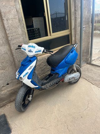 Motor y piezas de scooter  beta ark
