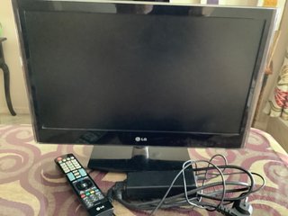 Televisor LG 22 Negro con Mando