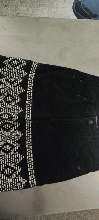 Conjunto Jersey Beige y Falda Negra
