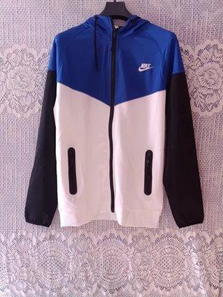 Chaqueta Nike con Capucha