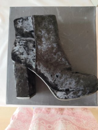 Botines Negros de Terciopelo,