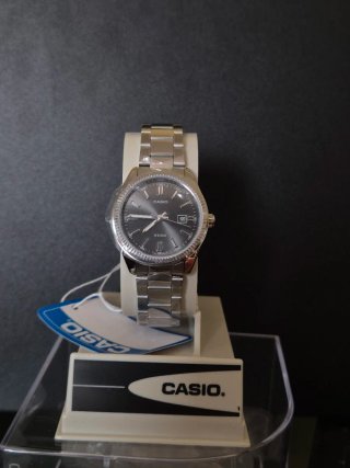 Casio LTP Reloj Mujer Negro/Plata Nuevo